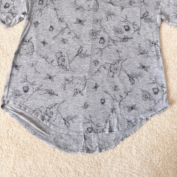 A&F Grey Animal Graphic Tee - Picture 4 of 5
